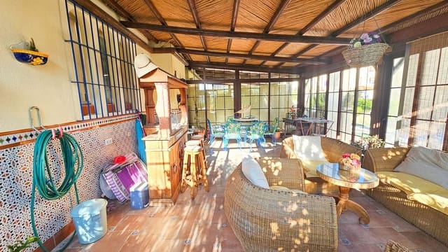 4 makuuhuone Paritalo myytävänä paikassa Bahia de Casares, Casares mukana uima-altaan - 675 000 € (Ref: 9480136)