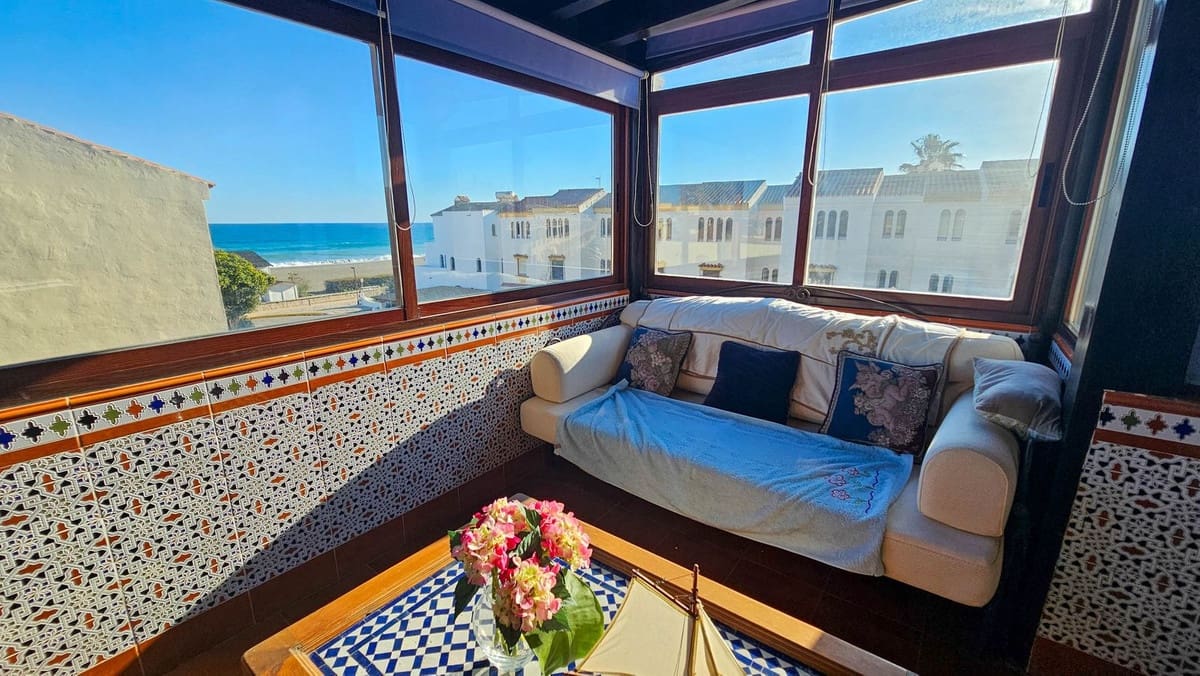 4 makuuhuone Paritalo myytävänä paikassa Bahia de Casares mukana uima-altaan - 675 000 € (Ref: 9480136)