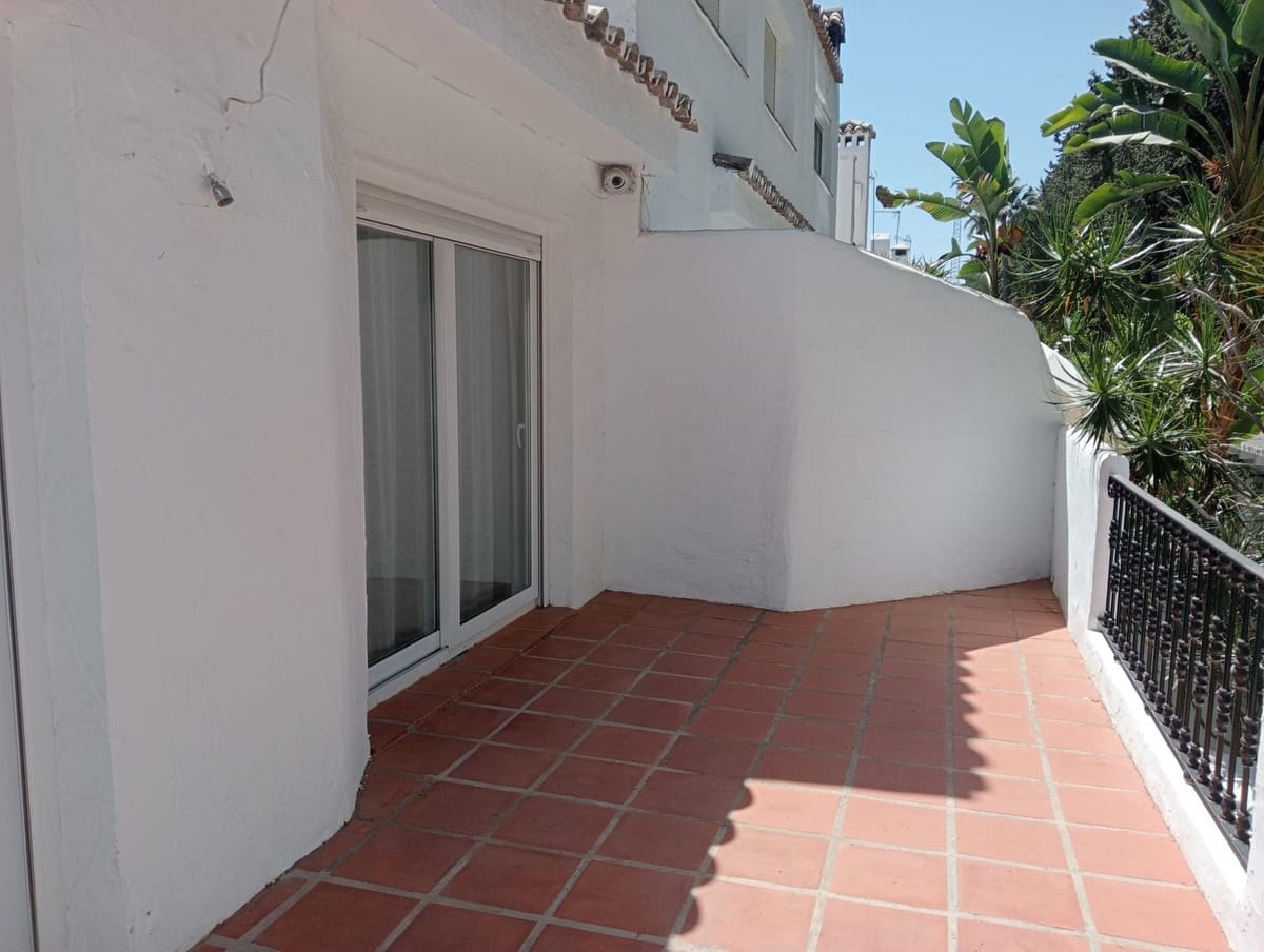 Casa de 4 habitaciones en Nueva Andalucia en venta con piscina - 675.000 € (Ref: 9480138)