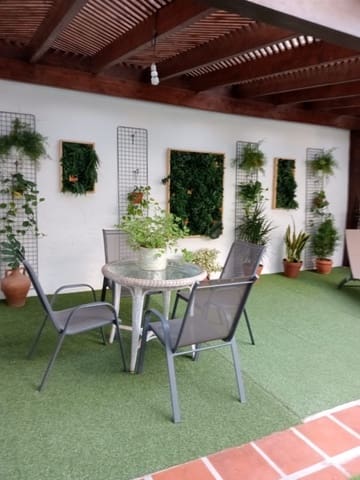 Casa de 4 habitaciones en La Dama de Noche - La Alzambra, Marbella en venta con piscina - 675.000 € (Ref: 9480138)