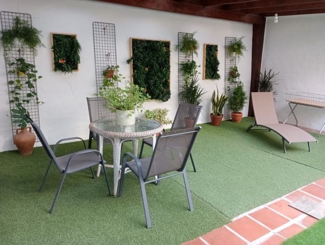 Casa de 4 habitaciones en La Dama de Noche - La Alzambra, Marbella en venta con piscina - 675.000 € (Ref: 9480138)