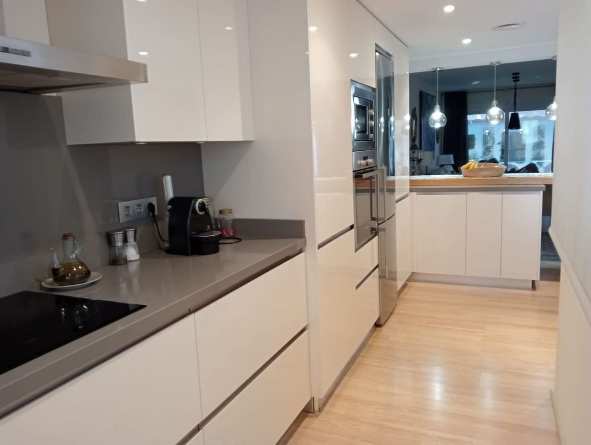 Casa de 4 habitaciones en Nueva Andalucia en venta con piscina - 675.000 € (Ref: 9480138)