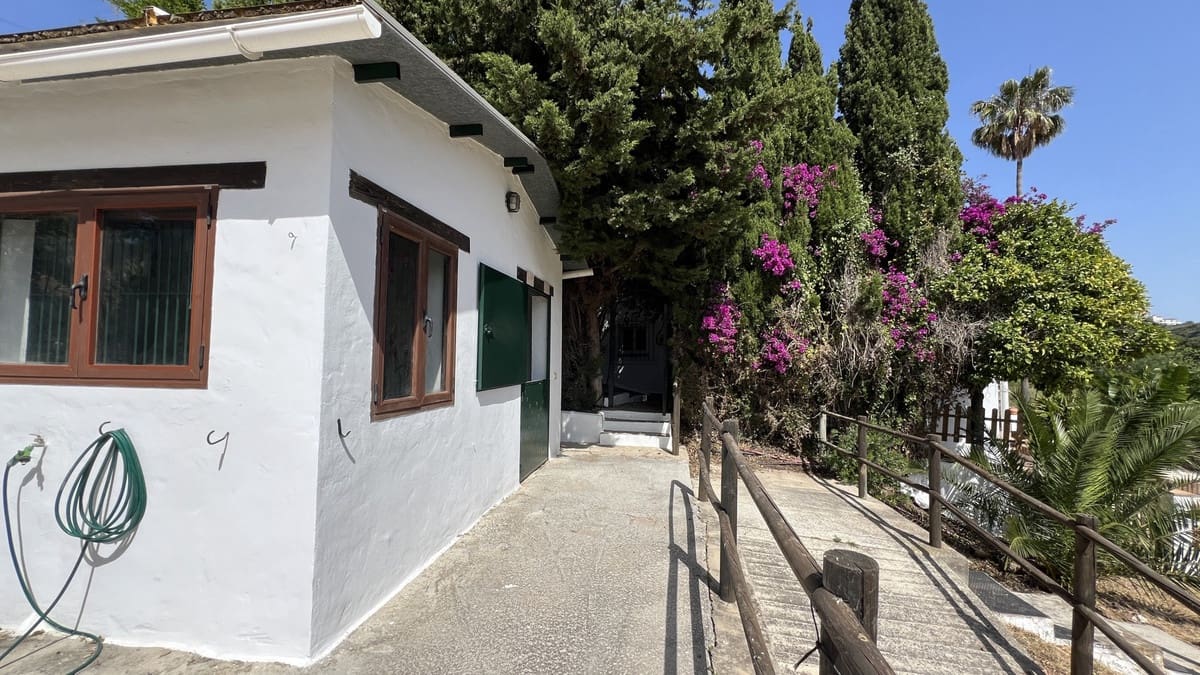 3 bedroom Finca/Country House for sale in La Duquesa / Puerto de la Duquesa with pool - € 675,000 (Ref: 9480139)