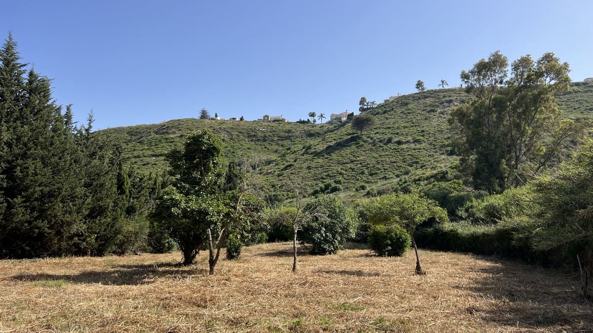 3 bedroom Finca/Country House for sale in La Duquesa / Puerto de la Duquesa with pool - € 675,000 (Ref: 9480139)