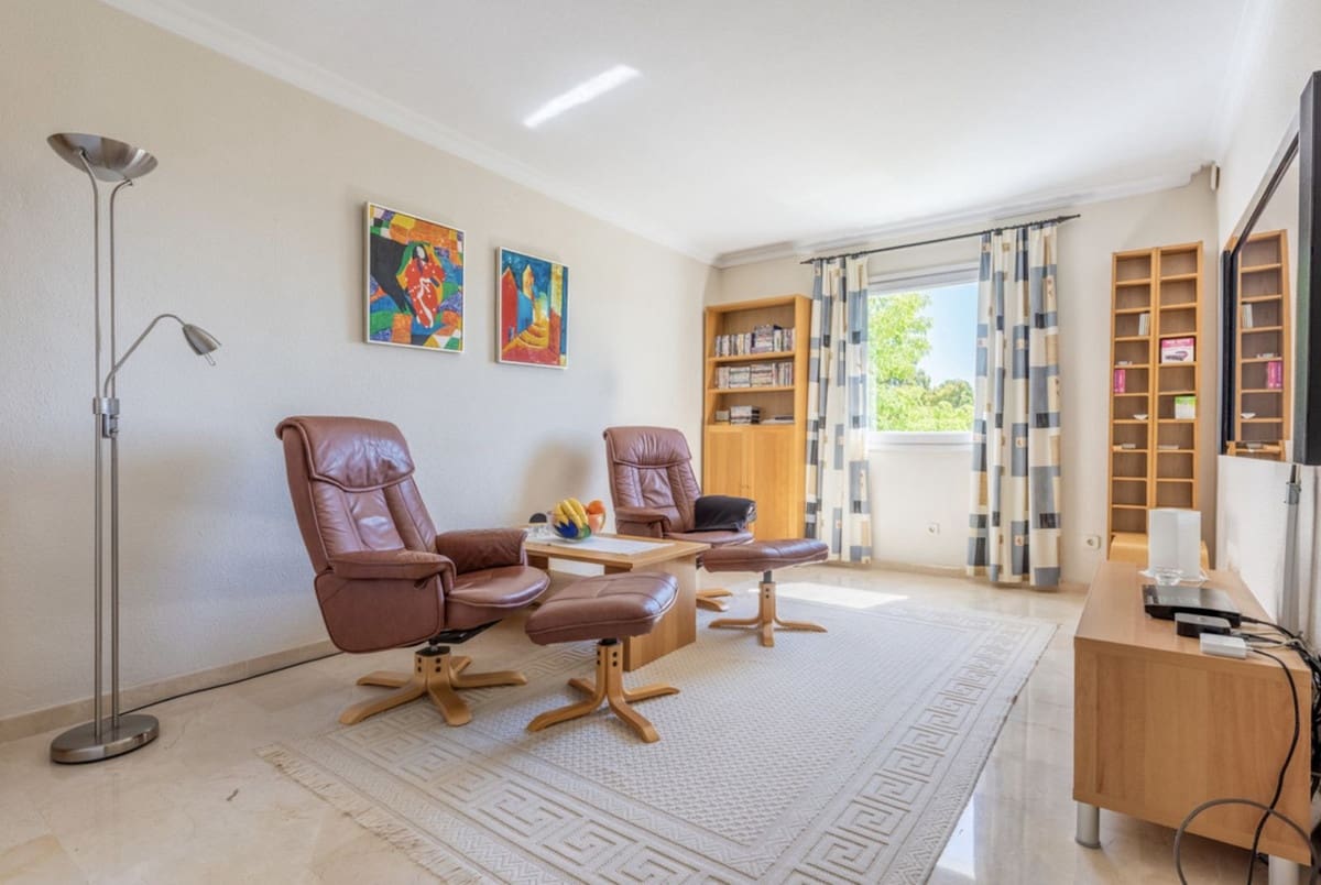 4 soveværelse Lejlighed til salg i El Paraiso med swimmingpool garage - € 679.000 (Ref: 9480141)