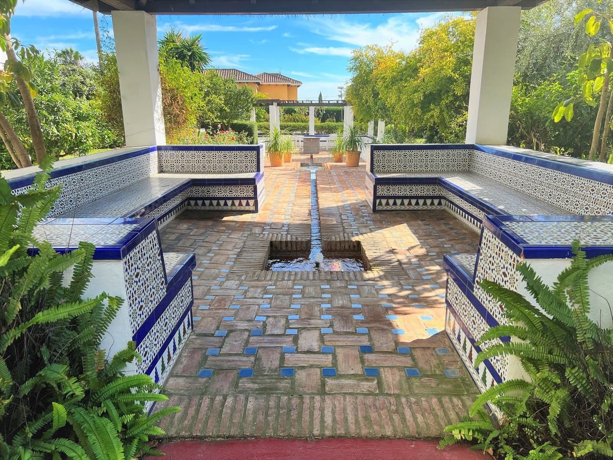 4 soveværelse Lejlighed til salg i El Paraiso med swimmingpool garage - € 679.000 (Ref: 9480141)