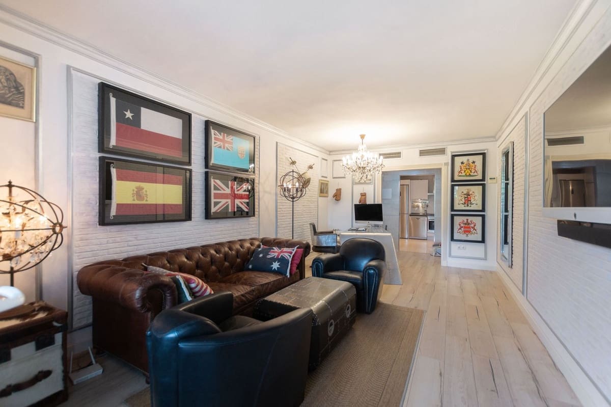 2 bedroom Apartment for sale in Puerto Banus with pool - € 680,000 (Ref: 9480143)