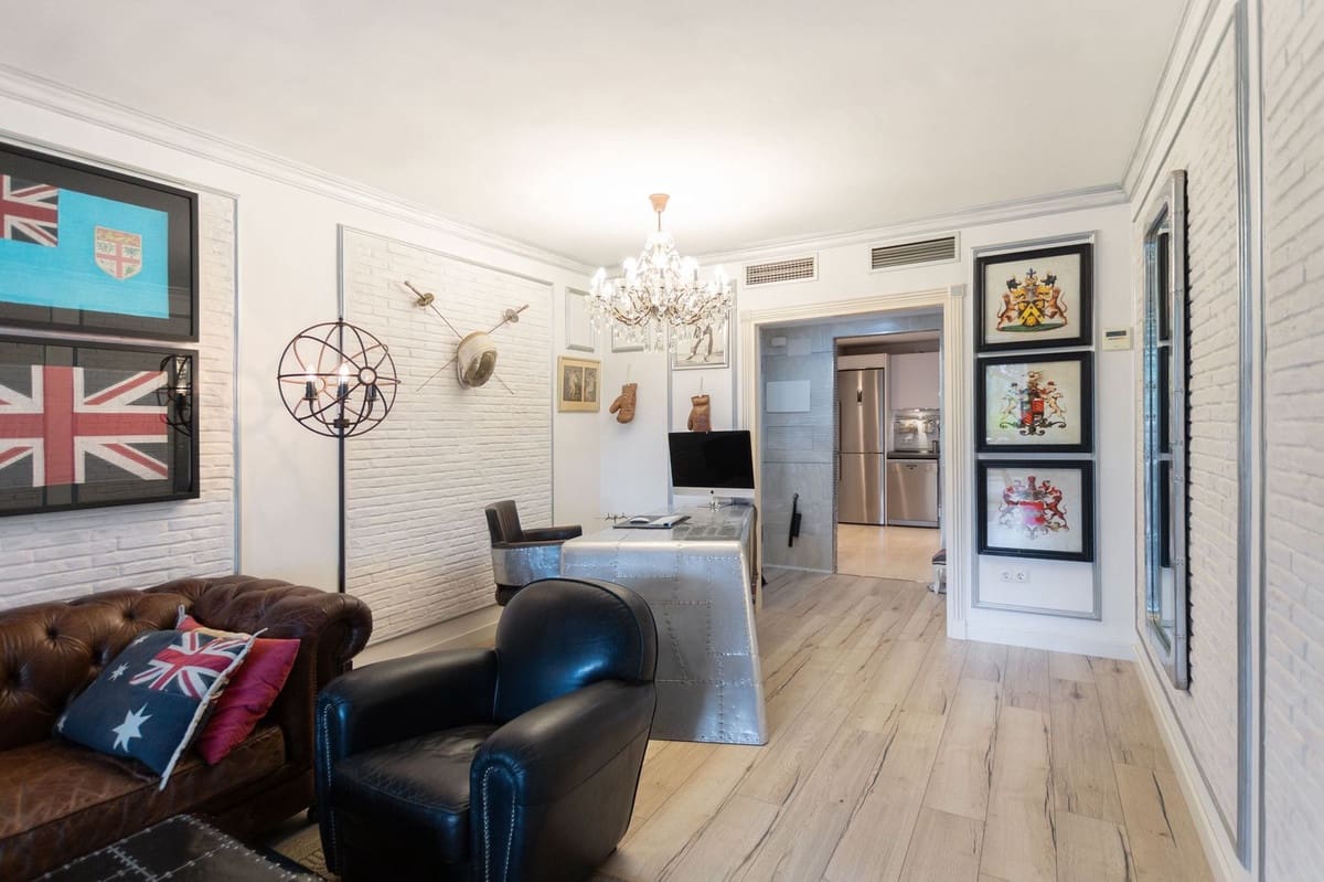 2 bedroom Apartment for sale in Puerto Banus with pool - € 680,000 (Ref: 9480143)