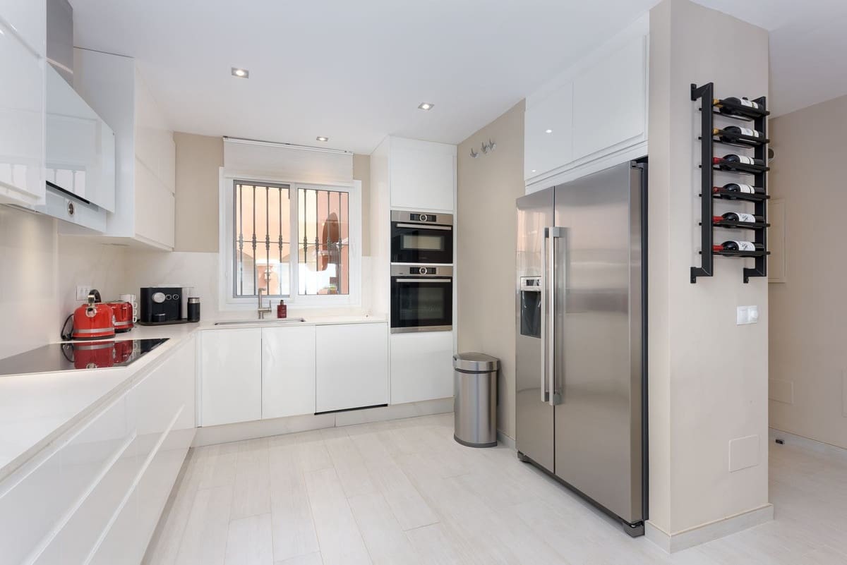 Apartamento de 2 habitaciones en Monte Halcones en venta con piscina - 680.000 € (Ref: 9480144)