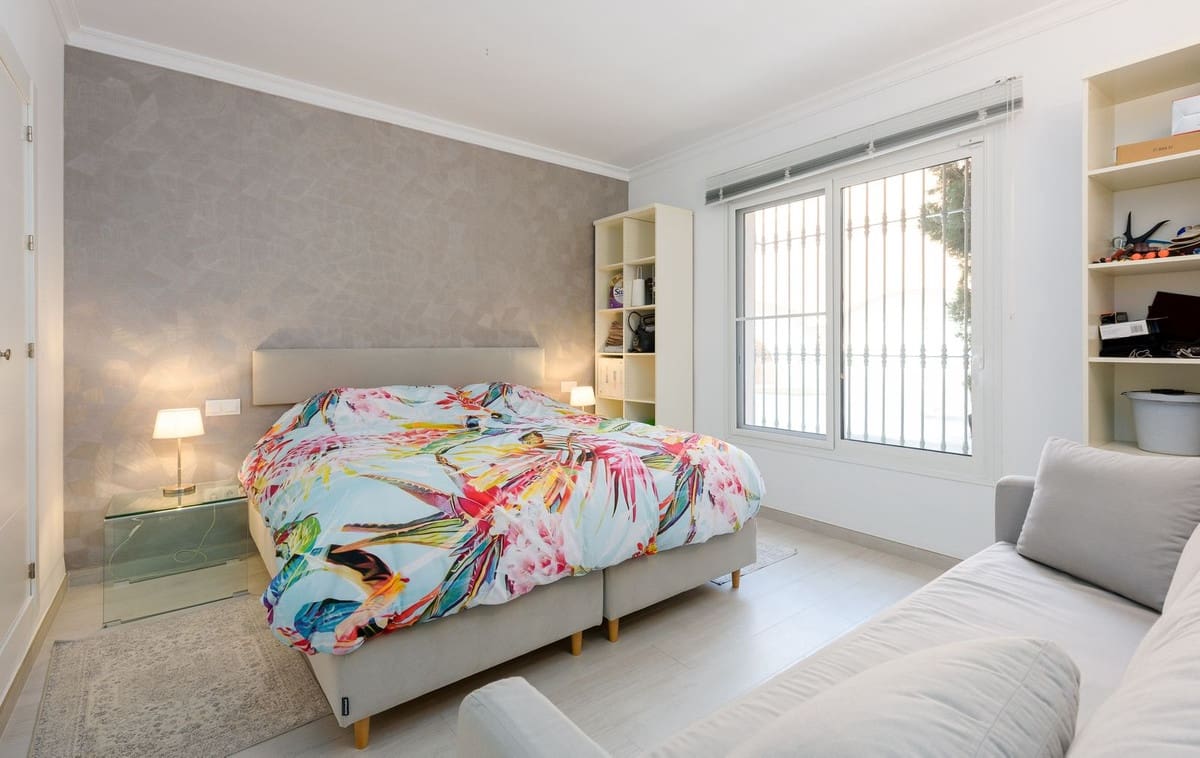 Apartamento de 2 habitaciones en Monte Halcones en venta con piscina - 680.000 € (Ref: 9480144)