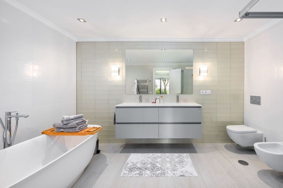 Apartamento de 2 habitaciones en Monte Halcones en venta con piscina - 680.000 € (Ref: 9480144)