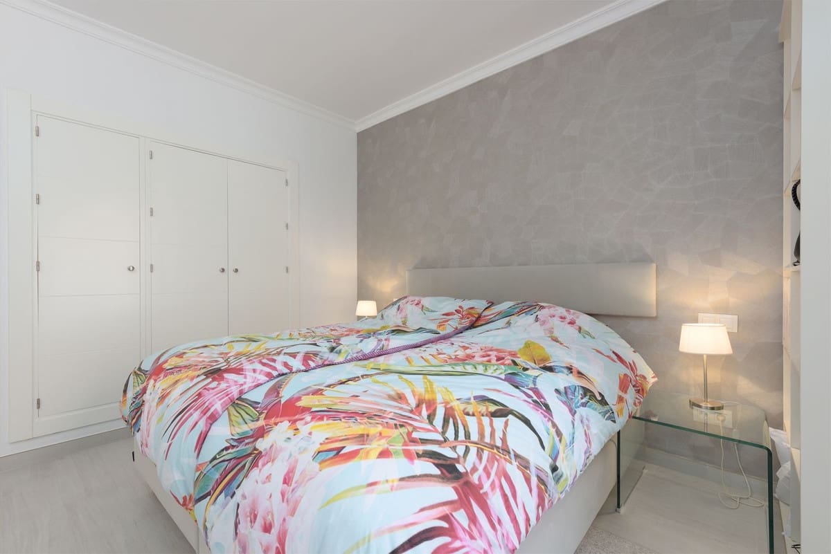 Apartamento de 2 habitaciones en Monte Halcones en venta con piscina - 680.000 € (Ref: 9480144)