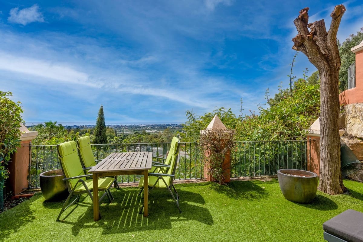 Apartamento de 2 habitaciones en Monte Halcones en venta con piscina - 680.000 € (Ref: 9480144)