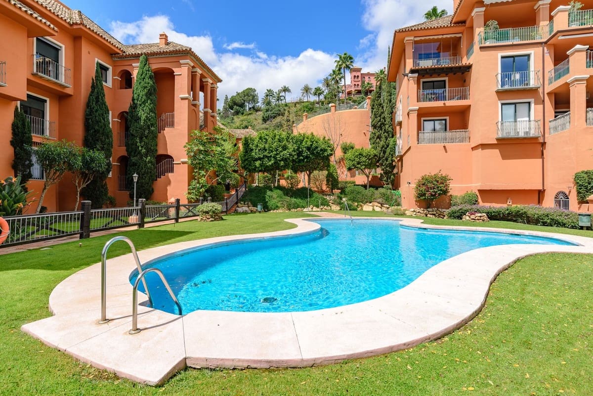 Apartamento de 2 habitaciones en Monte Halcones en venta con piscina - 680.000 € (Ref: 9480144)