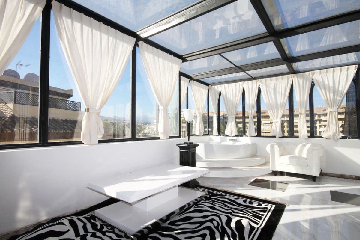 Ático de 3 habitaciones en Guadalmina en venta con piscina - 680.000 € (Ref: 9480146)