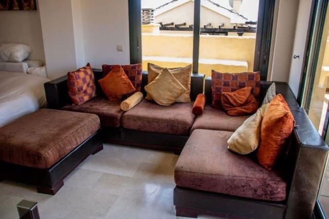 Apartamento de 3 habitaciones en Costalita, Estepona en venta con piscina garaje - 680.000 € (Ref: 9480148)