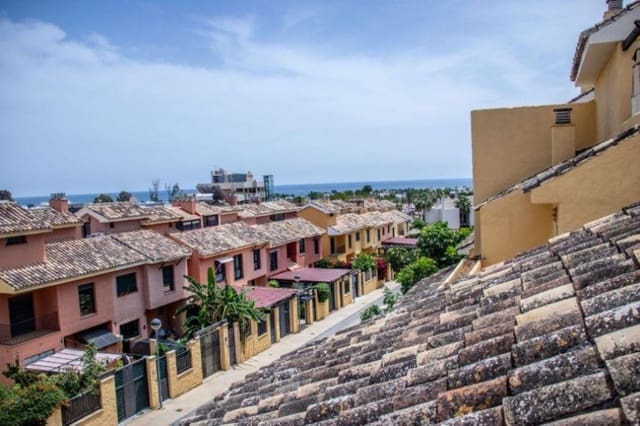 Apartamento de 3 habitaciones en Costalita, Estepona en venta con piscina garaje - 680.000 € (Ref: 9480148)