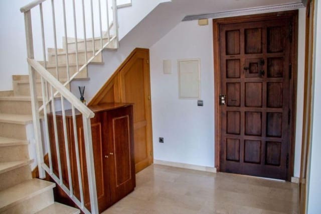 Apartamento de 3 habitaciones en Costalita, Estepona en venta con piscina garaje - 680.000 € (Ref: 9480148)