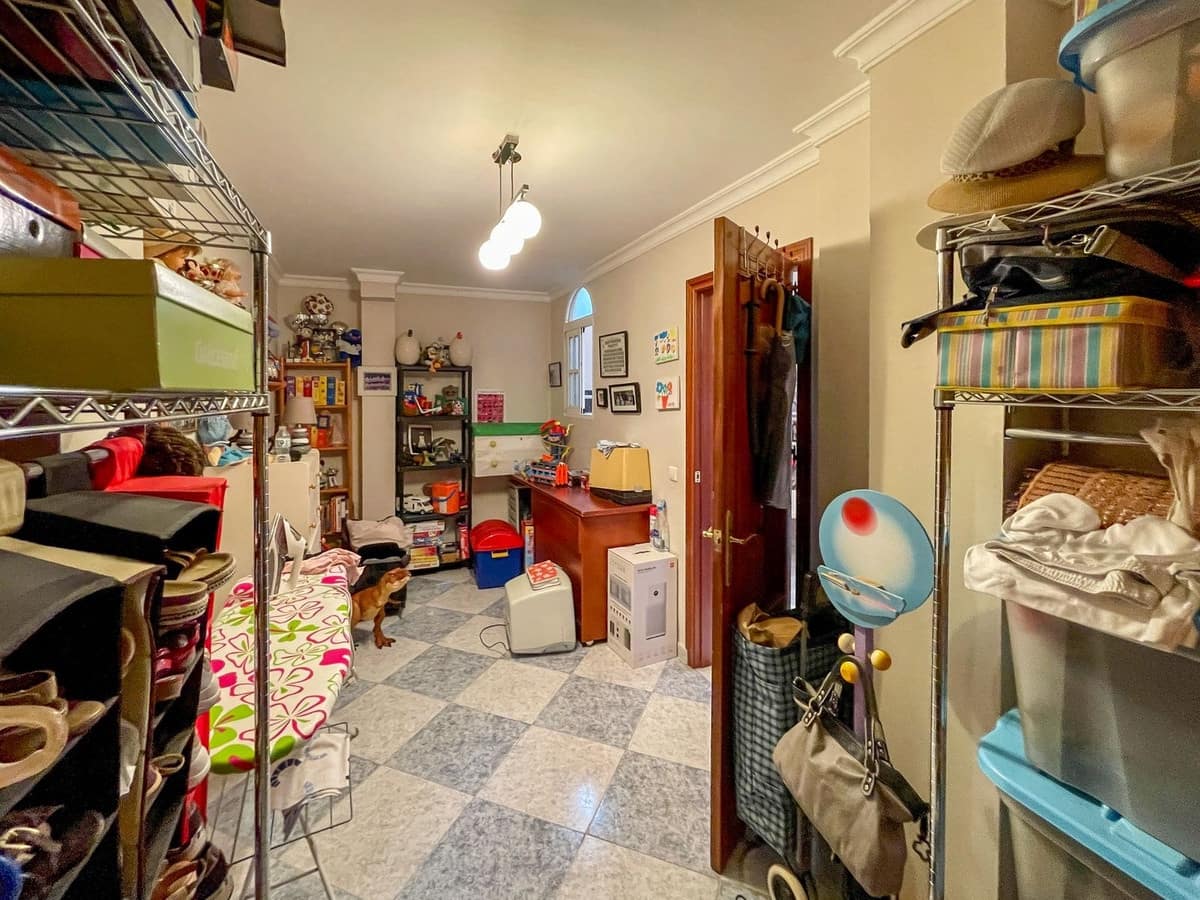 4 soveværelse Villa til salg i Fuengirola med swimmingpool - € 680.000 (Ref: 9480149)