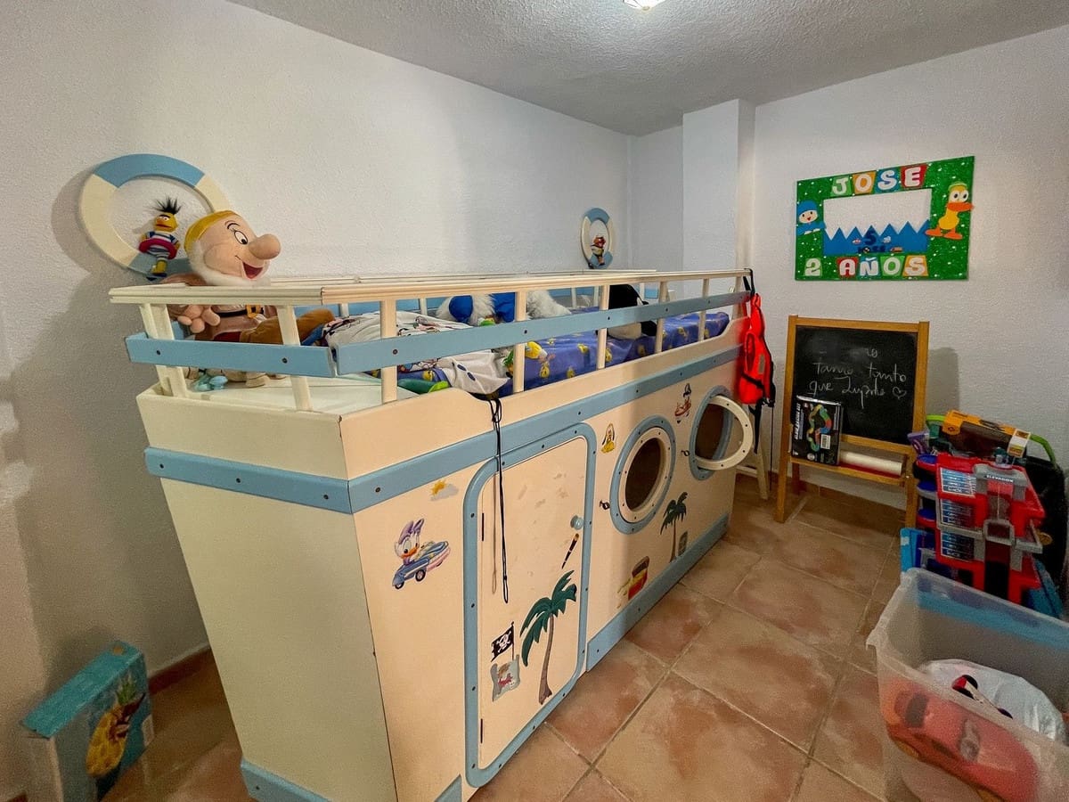 4 soveværelse Villa til salg i Fuengirola med swimmingpool - € 680.000 (Ref: 9480149)