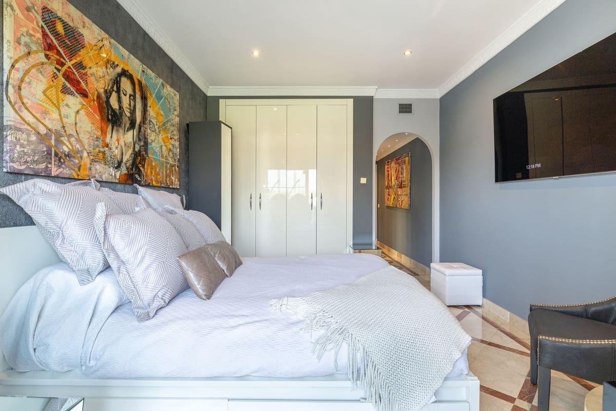 2 makuuhuone Huoneisto myytävänä paikassa Nueva Andalucia mukana uima-altaan - 685 000 € (Ref: 9480154)