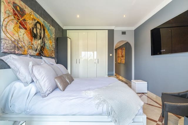 2 makuuhuone Huoneisto myytävänä paikassa La Dama de Noche - La Alzambra, Marbella mukana uima-altaan - 685 000 € (Ref: 9480154)