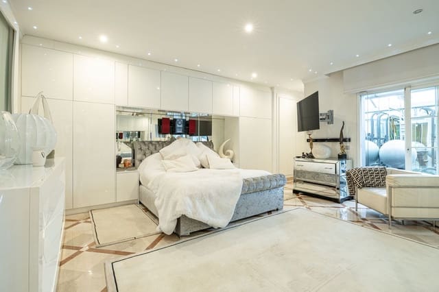 2 makuuhuone Huoneisto myytävänä paikassa La Dama de Noche - La Alzambra, Marbella mukana uima-altaan - 685 000 € (Ref: 9480154)