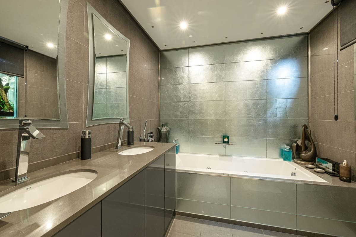 2 makuuhuone Huoneisto myytävänä paikassa Nueva Andalucia mukana uima-altaan - 685 000 € (Ref: 9480154)