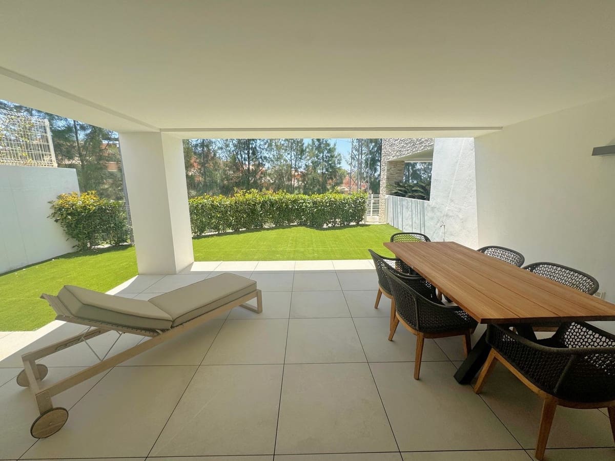3 bedroom Apartment for sale in Cabopino with pool garage - € 685,000 (Ref: 9480155)