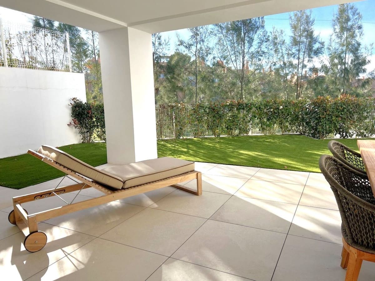 3 bedroom Apartment for sale in Cabopino with pool garage - € 685,000 (Ref: 9480155)