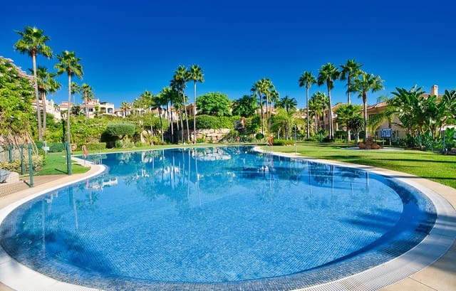 3 bedroom Semi-detached Villa for sale in Riviera del Sol, Mijas with pool - € 685,000 (Ref: 9480157)