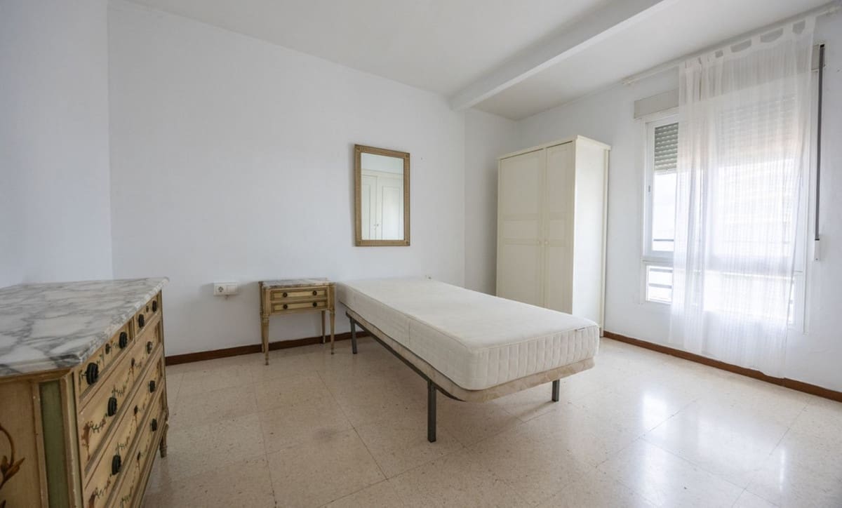 4 bedroom Apartment for sale in Marbella - € 690,000 (Ref: 9480165)