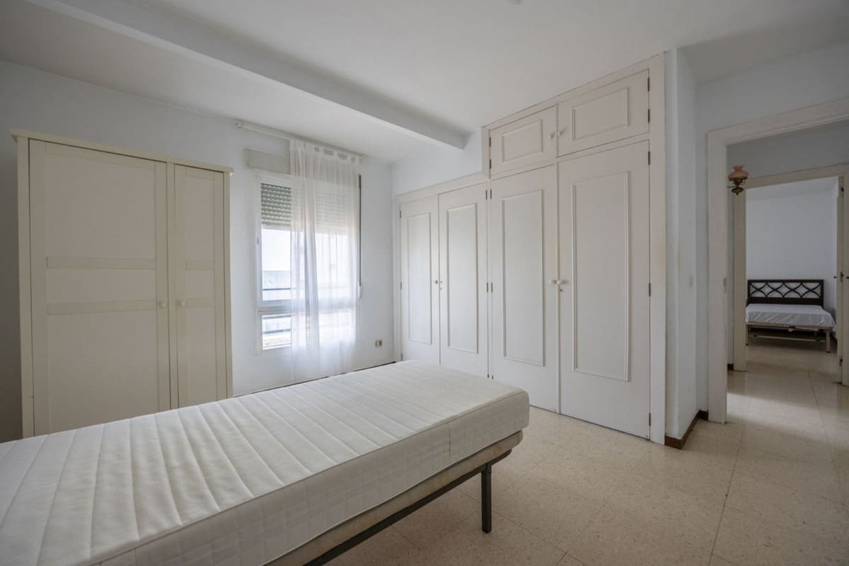 4 bedroom Apartment for sale in Marbella - € 690,000 (Ref: 9480165)