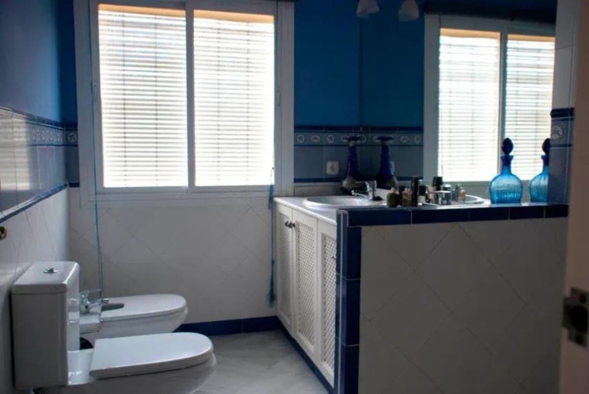 4 bedroom Apartment for sale in Marbella - € 690,000 (Ref: 9480165)