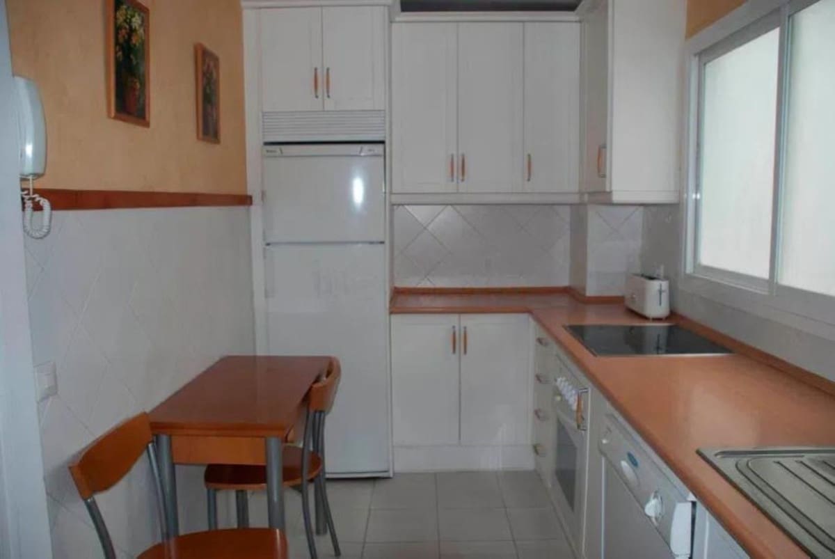 4 bedroom Apartment for sale in Marbella - € 690,000 (Ref: 9480165)