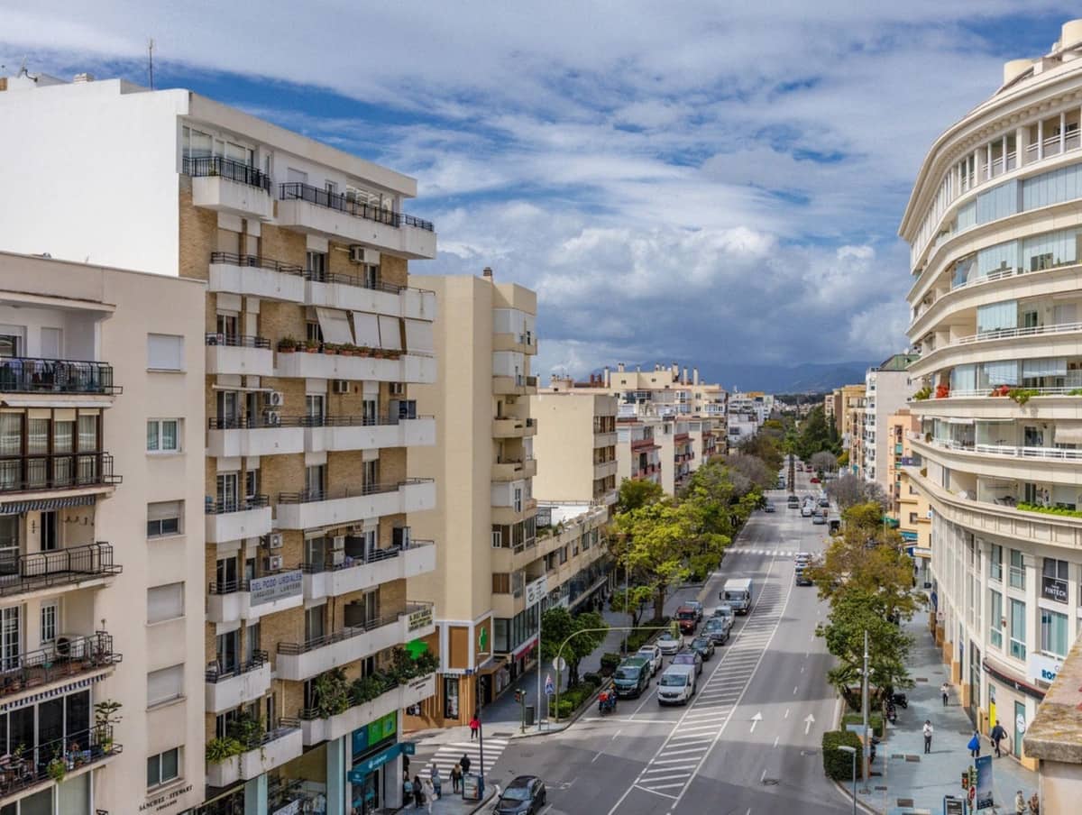 4 bedroom Apartment for sale in Marbella - € 690,000 (Ref: 9480165)