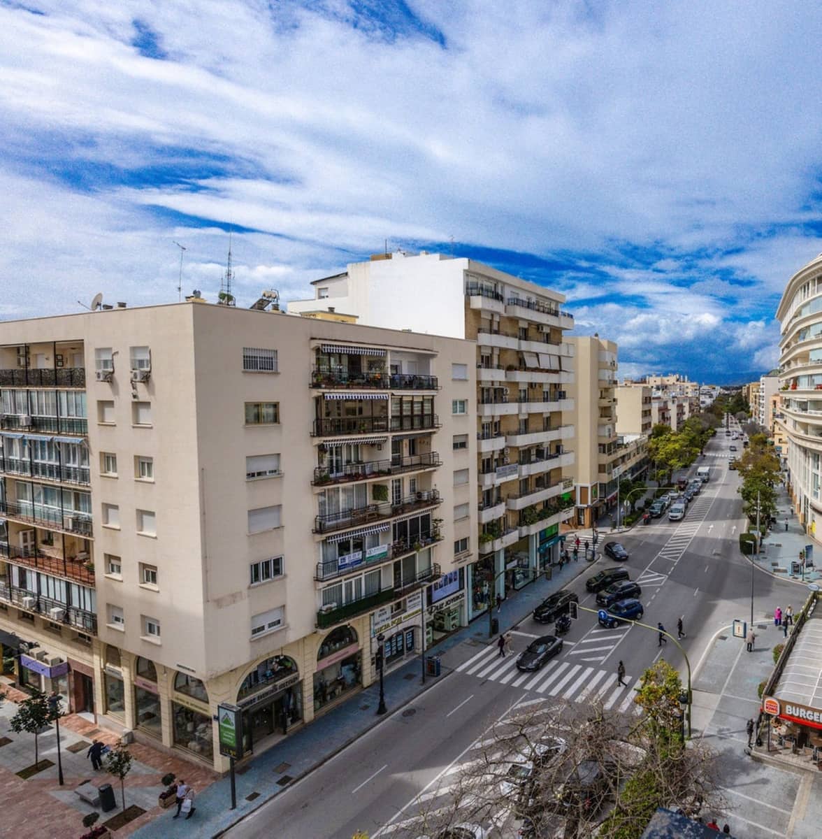 4 bedroom Apartment for sale in Marbella - € 690,000 (Ref: 9480165)