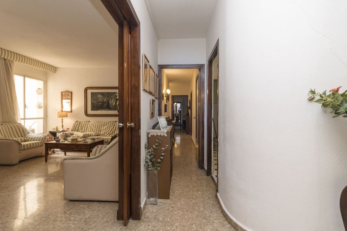 5 makuuhuone Huoneisto myytävänä paikassa Malaga kaupunki - 690 000 € (Ref: 9480167)