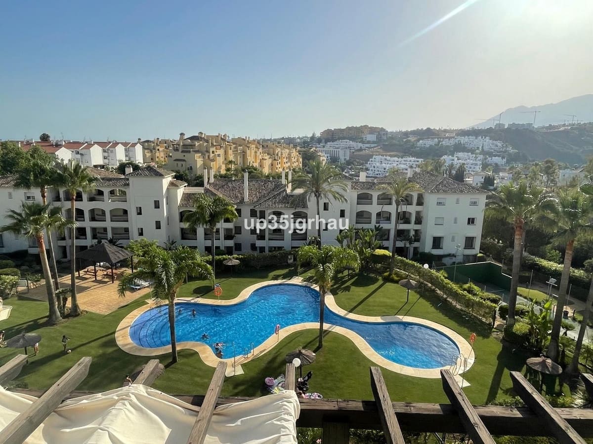 2 bedroom Penthouse for sale in New Golden Mile with pool - € 690,000 (Ref: 9480168)