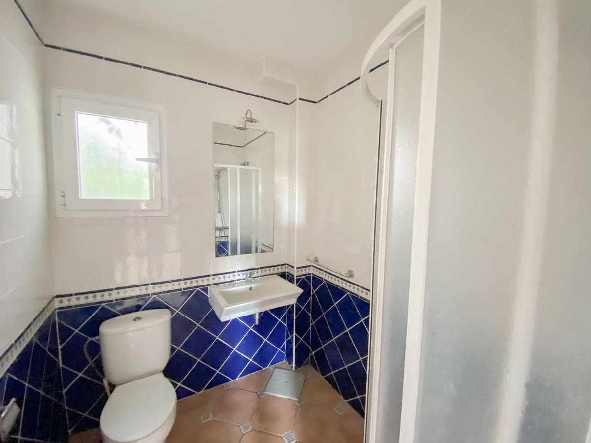 3 bedroom Villa for sale in Calahonda with garage - € 690,000 (Ref: 9480171)