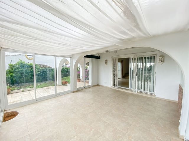 Chalet de 3 habitaciones en Calahonda, Mijas en venta con garaje - 690.000 € (Ref: 9480171)