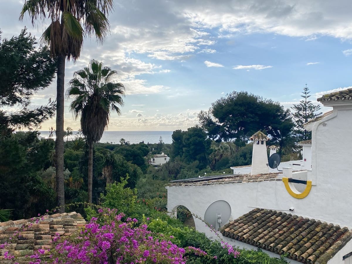 3 bedroom Villa for sale in Calahonda with garage - € 690,000 (Ref: 9480171)