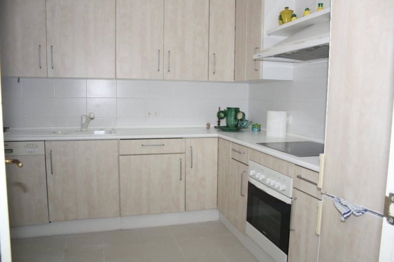 Casa de 3 habitaciones en Estepona en venta con piscina - 690.000 € (Ref: 9480173)