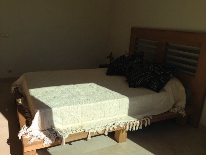 Casa de 3 habitaciones en Estepona en venta con piscina - 690.000 € (Ref: 9480173)