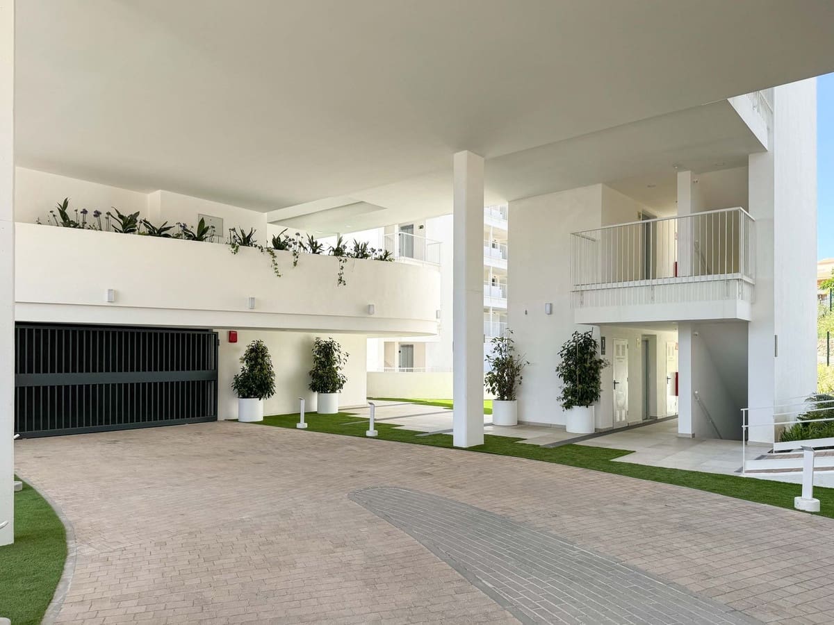 Apartamento de 2 habitaciones en Fuengirola en venta con piscina - 695.000 € (Ref: 9480178)