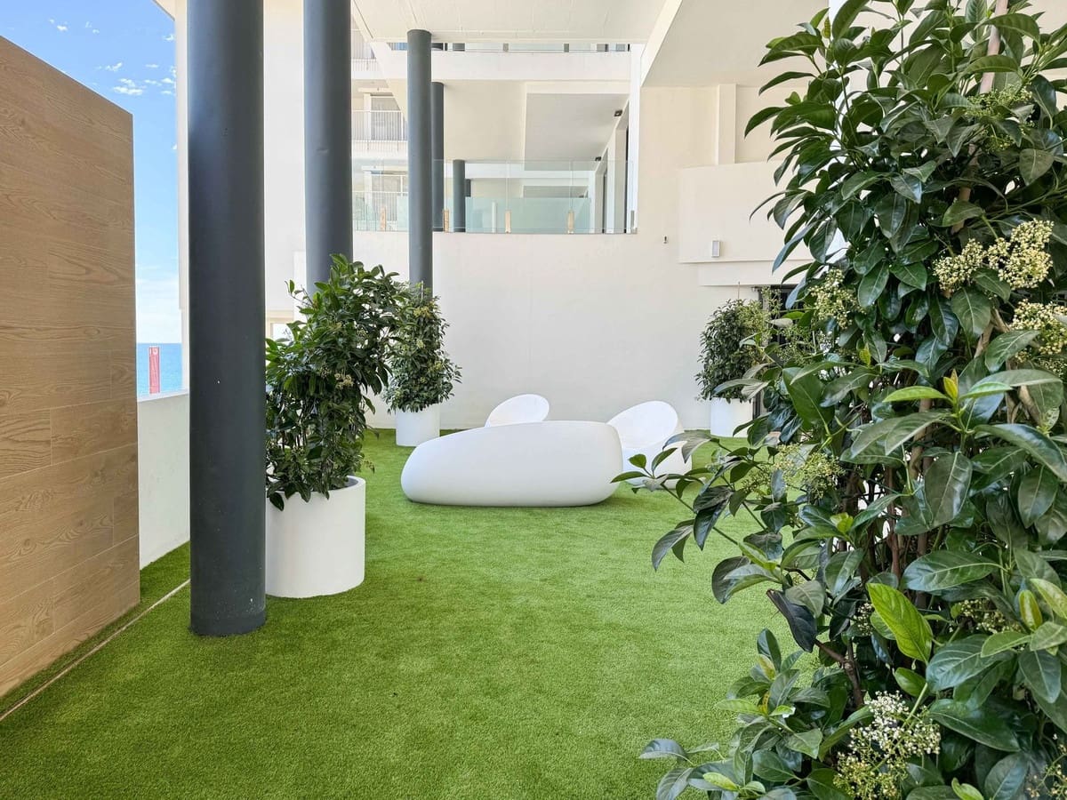 Apartamento de 2 habitaciones en Fuengirola en venta con piscina - 695.000 € (Ref: 9480178)