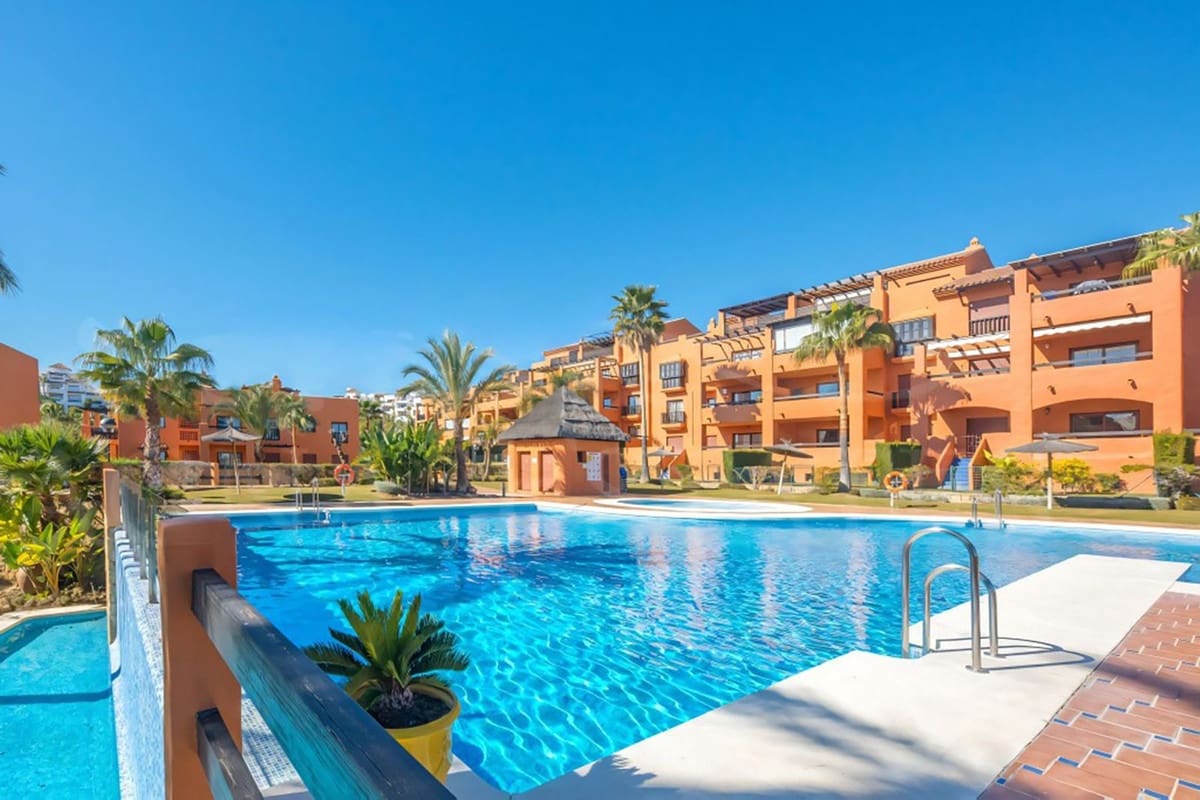 3 bedroom Penthouse for sale in Benahavis with pool garage - € 695,000 (Ref: 9480181)