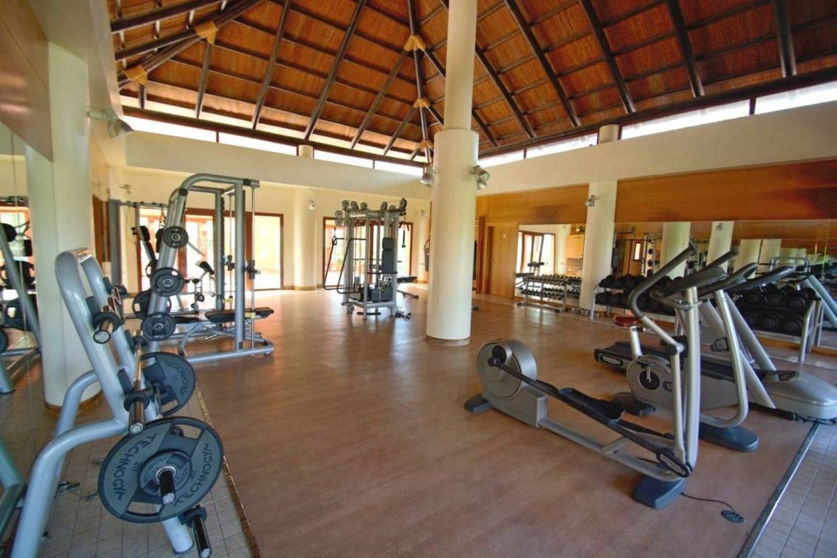 3 bedroom Penthouse for sale in Benahavis with pool garage - € 695,000 (Ref: 9480181)