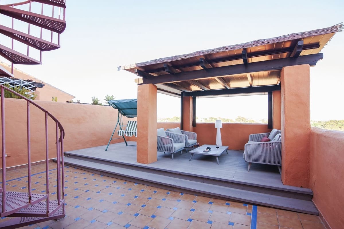 3 bedroom Penthouse for sale in Benahavis with pool garage - € 695,000 (Ref: 9480181)