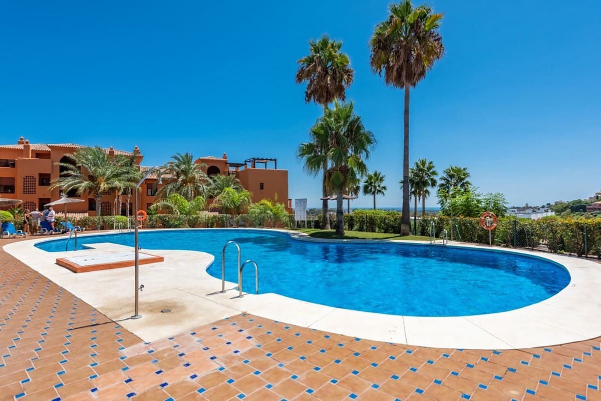 3 bedroom Penthouse for sale in Benahavis with pool garage - € 695,000 (Ref: 9480181)